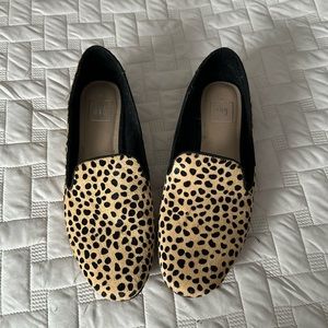 Gap leopard flats